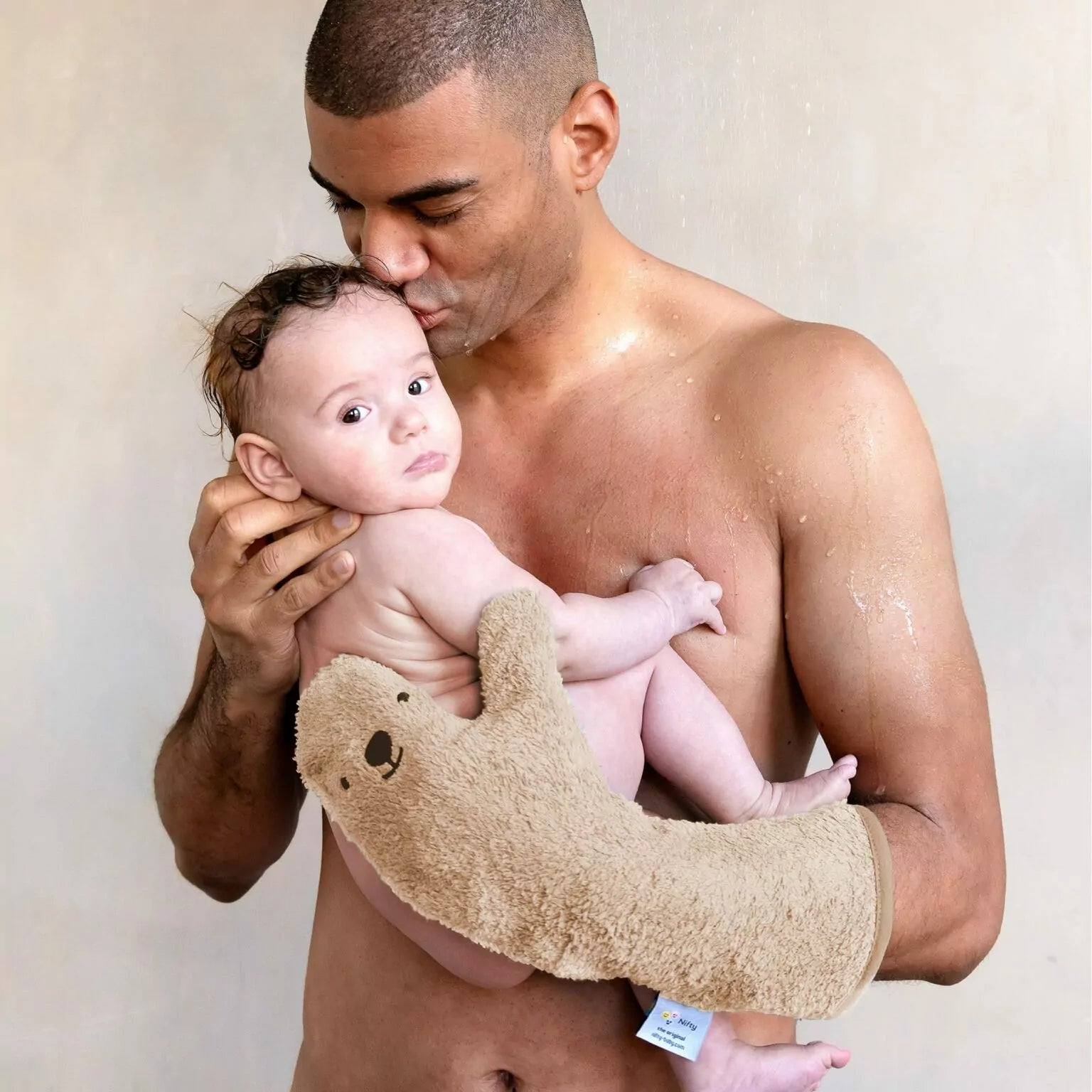 Baby Shower Glove Bear Nougat Sand
