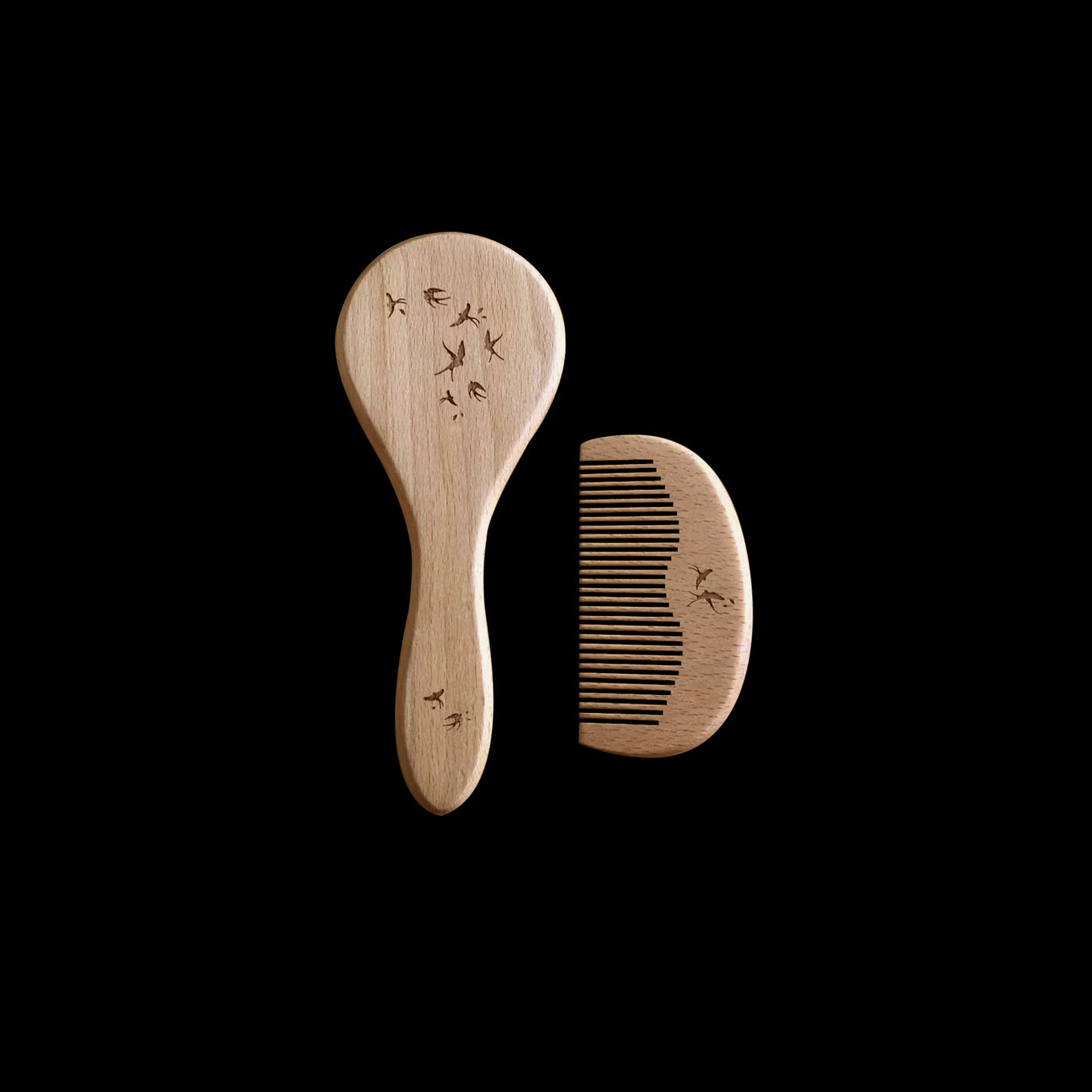 Lot de brosse et peigne en bois