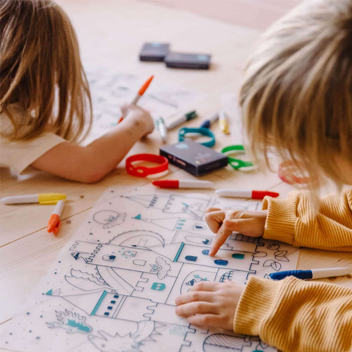Set coloriage en silicone + feutres - Château